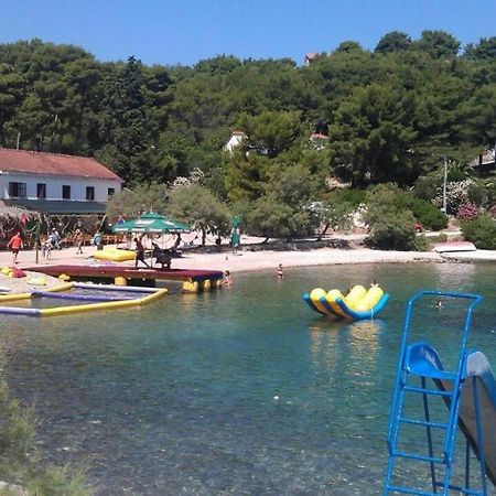 Apartments Vlado - 50M From The Sea Rogač Exterior foto